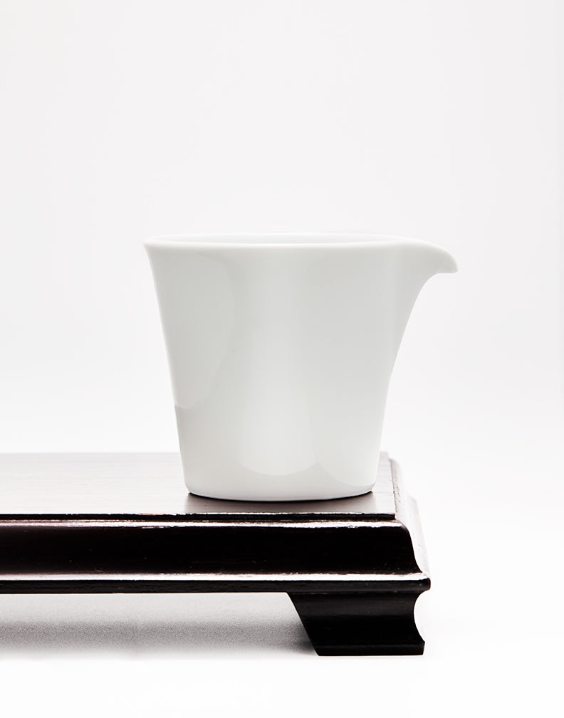 Porcelain fair cup